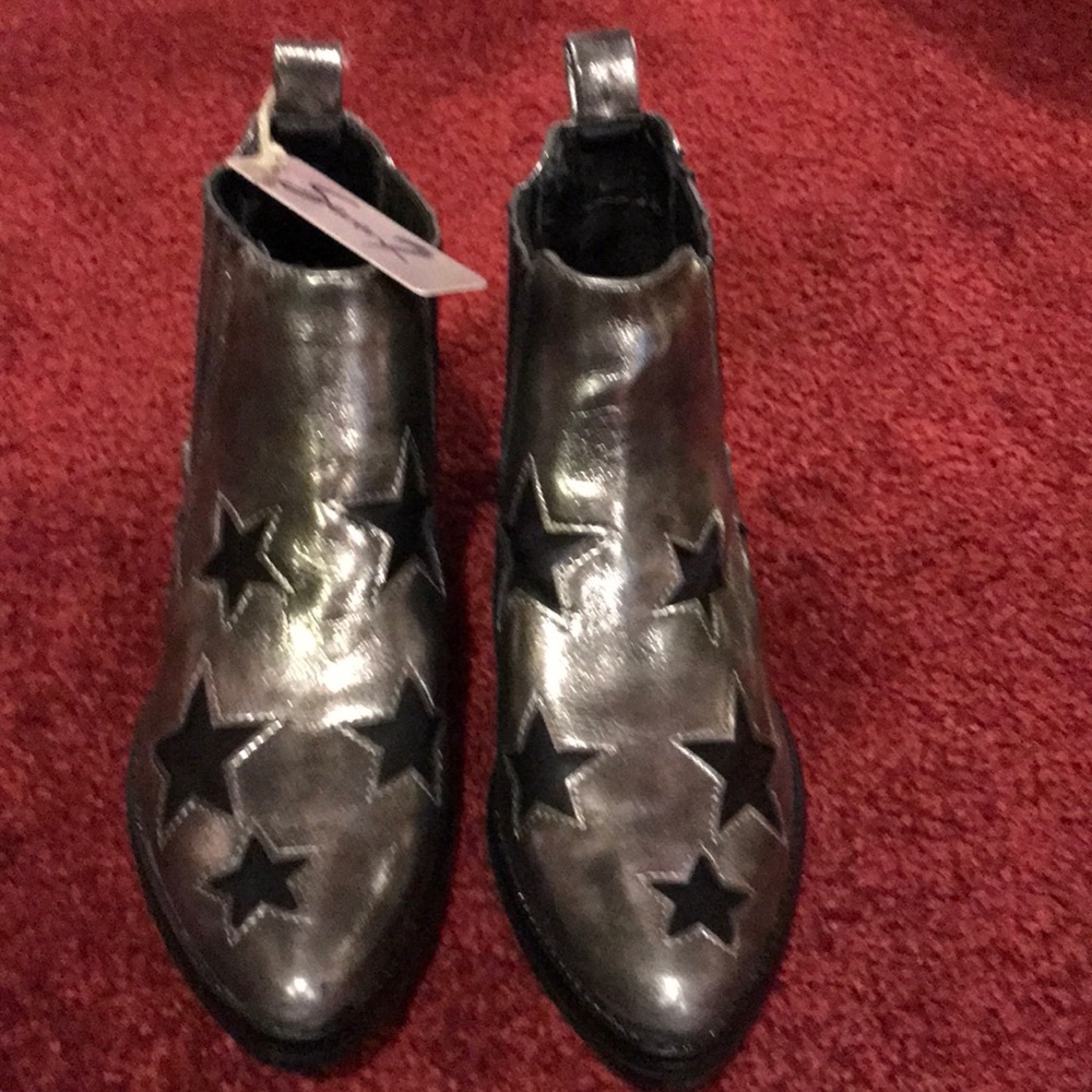 Seven7 Metallic Silver Ankle Boots with Black Star Cutouts